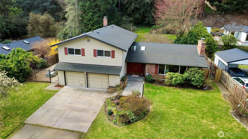 Photo of 1705 NE 130th Place, Seattle, WA 98125 (MLS # 2502824)