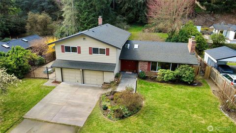 Photo of 1705 NE 130th Place, Seattle, WA 98125 (MLS # 2502824)