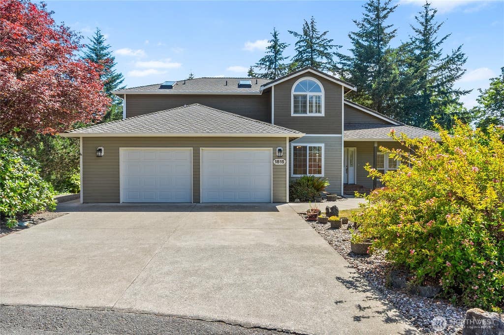 Photo of 1815 Crosby Court SW, Tumwater, WA 98512 (MLS # 2542505)