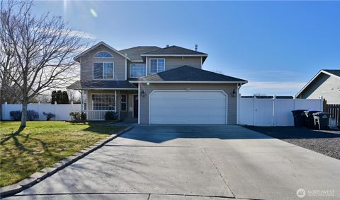 Photo of 1359 Yost Circle NE, Moses Lake, WA 98837 (MLS # 2489517)