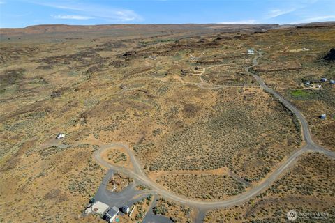 Photo of 17 Lot Block 13 Rimrock Meadows ST, Ephrata, WA 98823 (MLS # 2538473)
