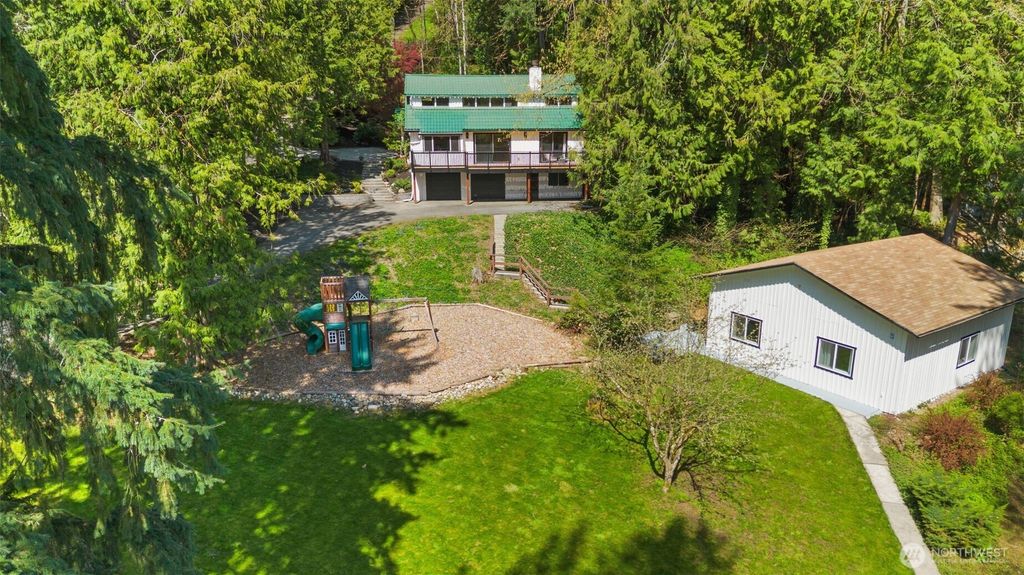 Photo of 10708 185th Avenue SE, Issaquah, WA 98027 (MLS # 2371278)