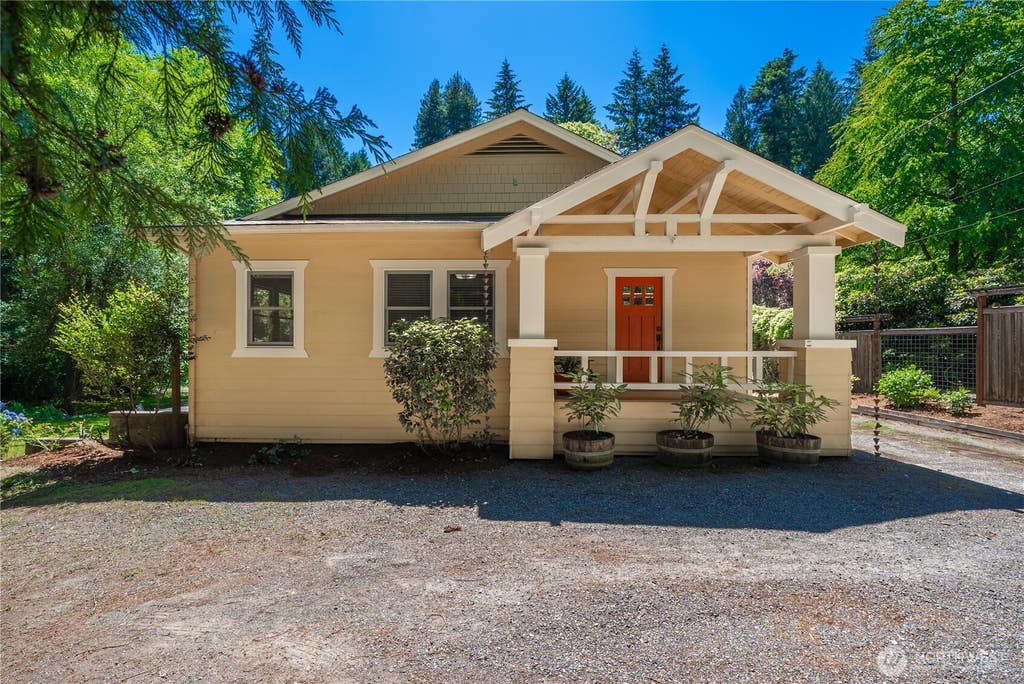 Photo of 18443 Ballinger Way NE, Lake Forest Park, WA 98155 (MLS # 2533219)