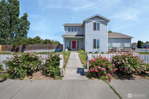 Photo of 510 E Quintanilla Drive, Moses Lake, WA 98837 (MLS # 2549530)