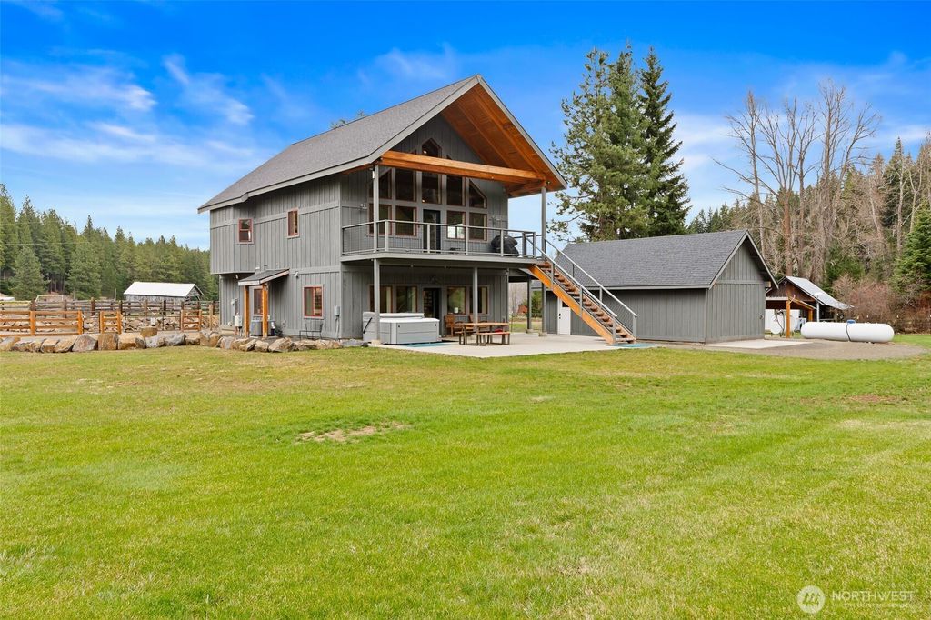 Photo of 161 Middle Fork Lane, Cle Elum, WA 98922 (MLS # 2513272)