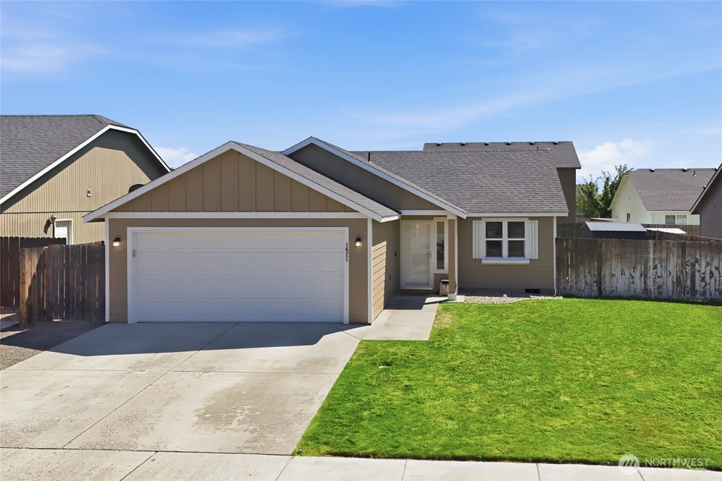 Photo of 1621 E Truman Drive, Moses Lake, WA 98837 (MLS # 2560580)