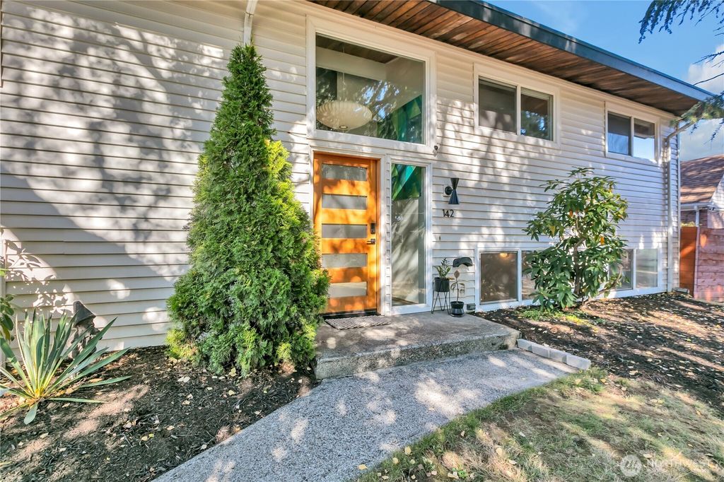 Photo of 142 SW 142nd Street, Burien, WA 98166 (MLS # 2445138)