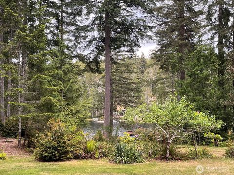 Photo of 90 NE Lakeridge Drive, Belfair, WA 98528 (MLS # 2531090)