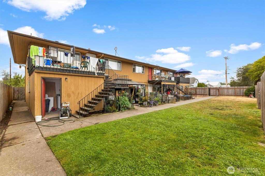 Photo of 1955 Eaton Avenue, Ferndale, WA 98248 (MLS # 2571429)