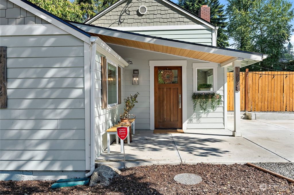 Photo of 1208 13th Avenue, Milton, WA 98354 (MLS # 2164577)