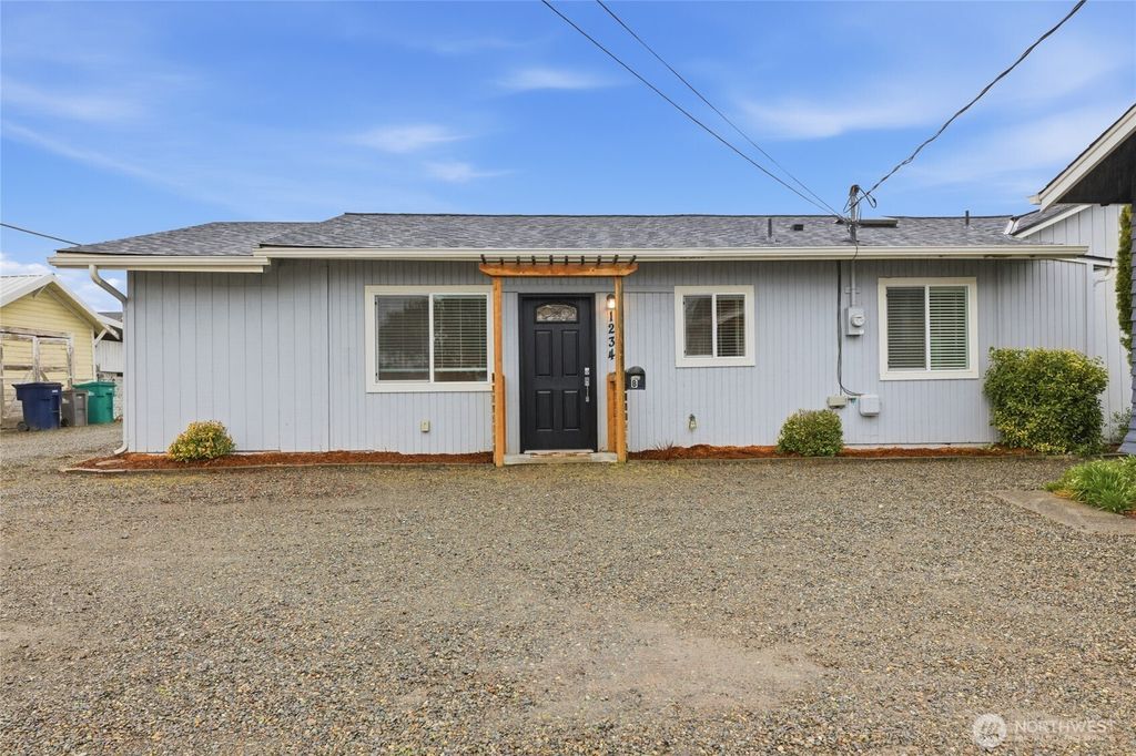 Photo of 1234 Lincoln Avenue #B, Enumclaw, WA 98022 (MLS # 2483251)