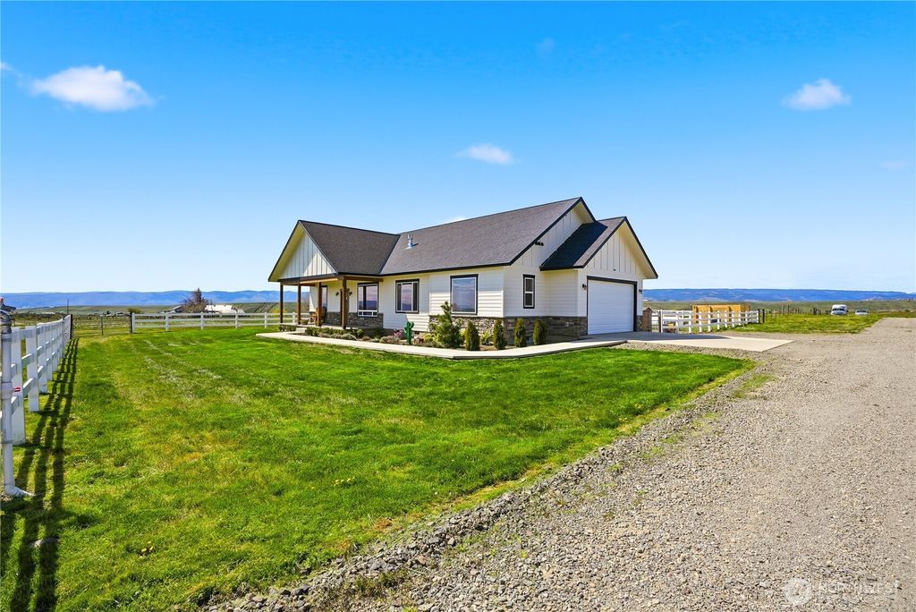 Photo of 2081 Howard Road, Ellensburg, WA 98926 (MLS # 2513959)