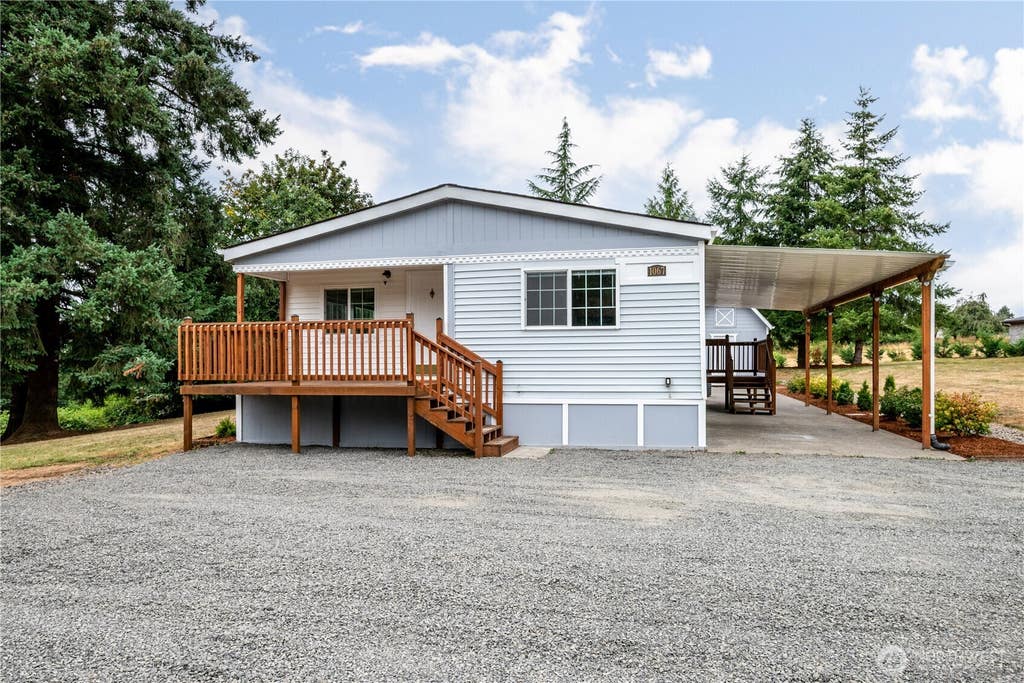 Photo of 1067 Spirit Lake Highway, Castle Rock, WA 98611 (MLS # 2567430)
