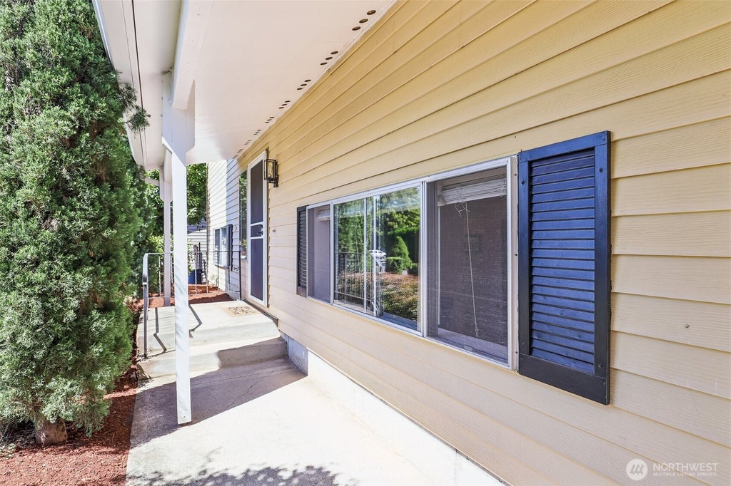 Photo of 10015 NW 17th Avenue, Vancouver, WA 98685 (MLS # 2554396)