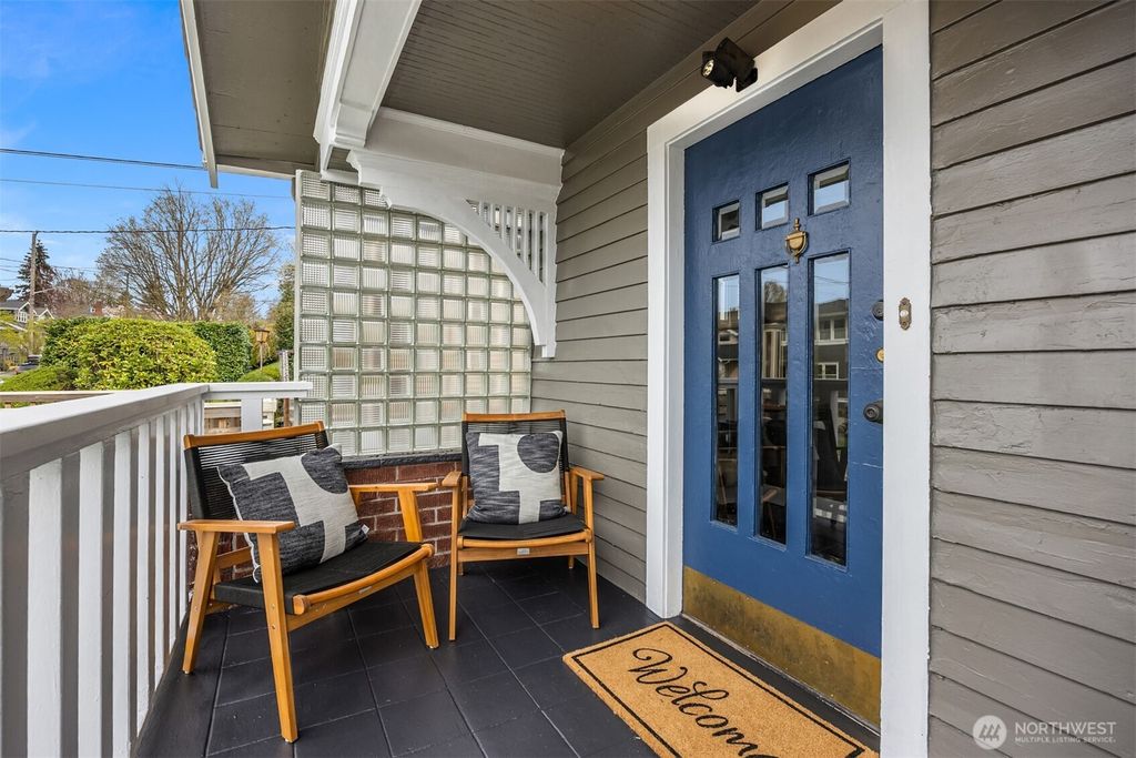 Photo of 6502 17th Avenue NE, Seattle, WA 98115 (MLS # 2353645)