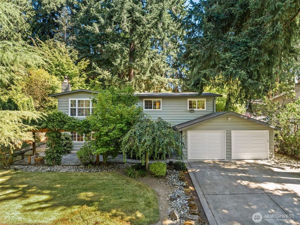 Photo of 11236 115th Place NE, Kirkland, WA 98033 (MLS # 2420973)