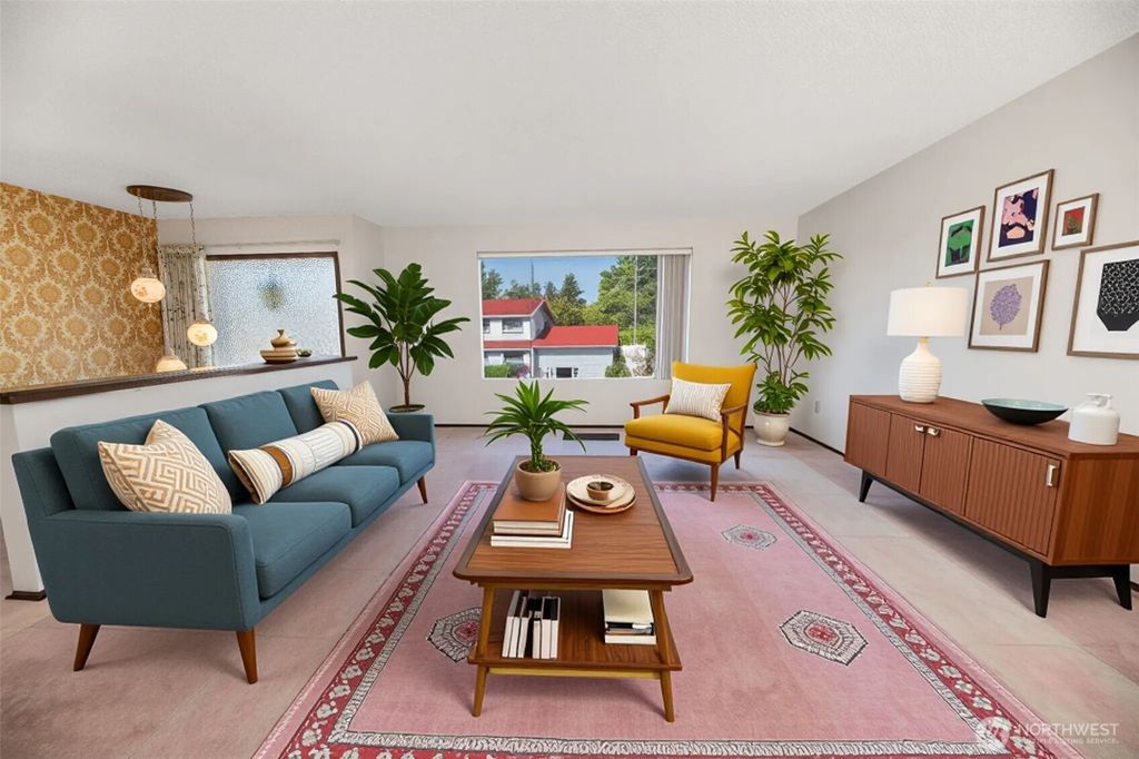 Photo of 817 S 28th Court, Renton, WA 98055 (MLS # 2446064)