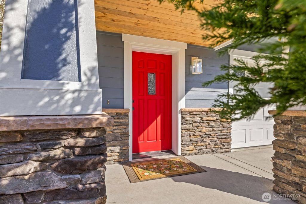 Photo of 4525 5th Drive SE, Everett, WA 98203 (MLS # 2483741)