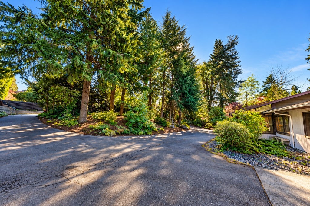 Photo of 2023 92nd Avenue NE, Clyde Hill, WA 98004 (MLS # 2595775)