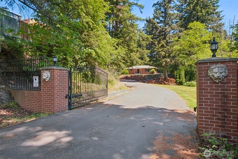 Photo of 8016 Pacific Highway HWY S, Federal Way, WA 98003 (MLS # 2551587)