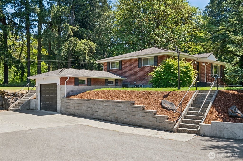 Photo of 8016 Pacific Highway HWY S, Federal Way, WA 98003 (MLS # 2551587)