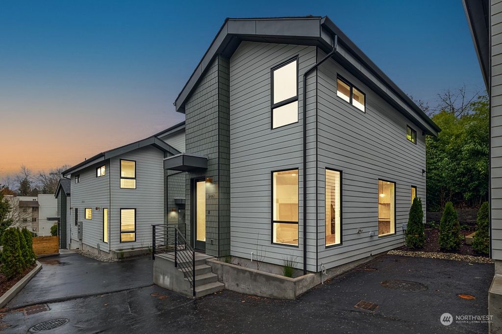 Photo of 514 NE 102nd Street #C, Seattle, WA 98125 (MLS # 2186093)