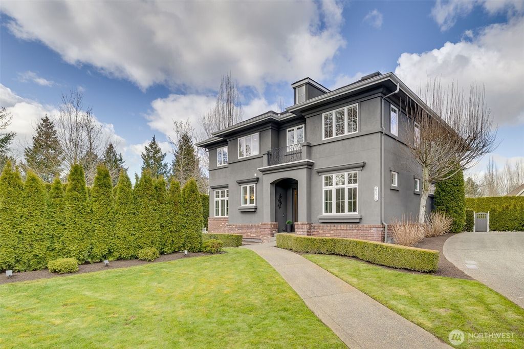 Photo of 20614 NE 28th Court, Sammamish, WA 98074 (MLS # 2479014)