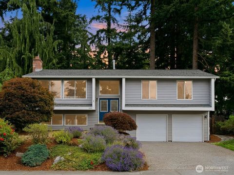 Photo of 13232 NE 130th Place, Kirkland, WA 98034 (MLS # 2549532)