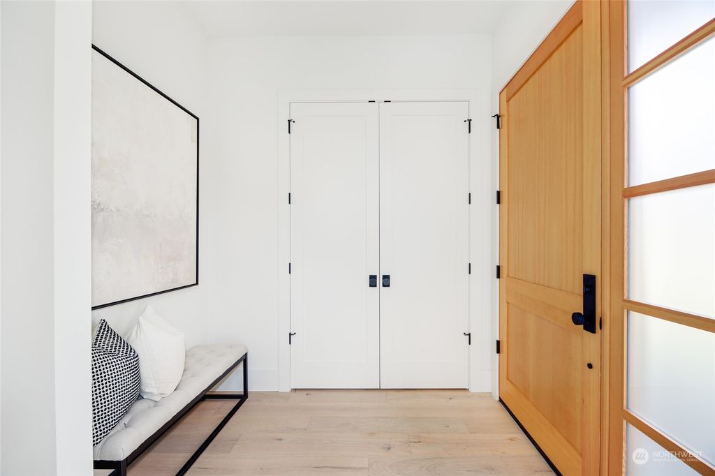 Photo of 13055 NE 113th Street, Kirkland, WA 98033 (MLS # 2313907)