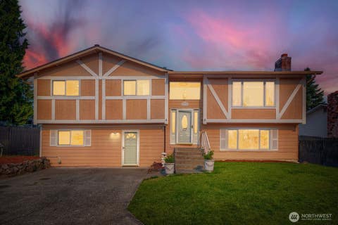 Photo of 23333 115th Place SE, Kent, WA 98031 (MLS # 2555872)