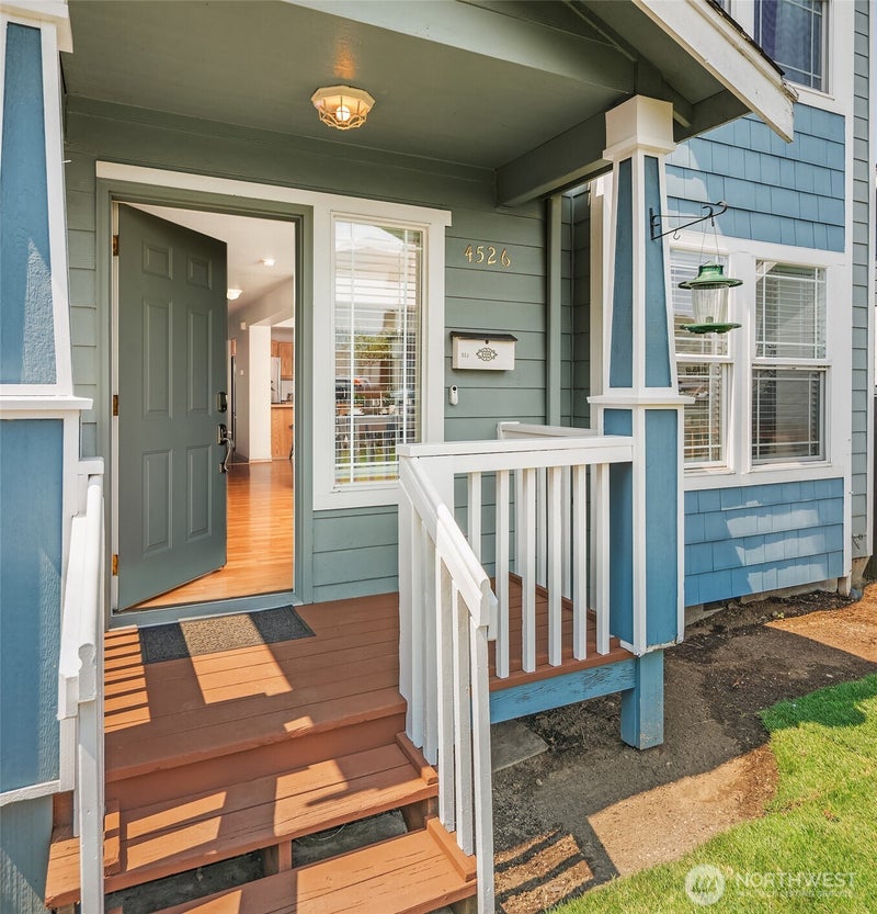4526 S Warner