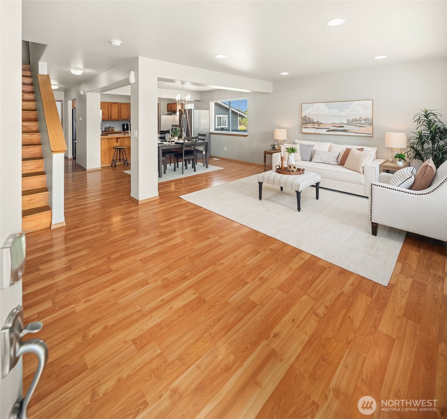 4526 S Warner