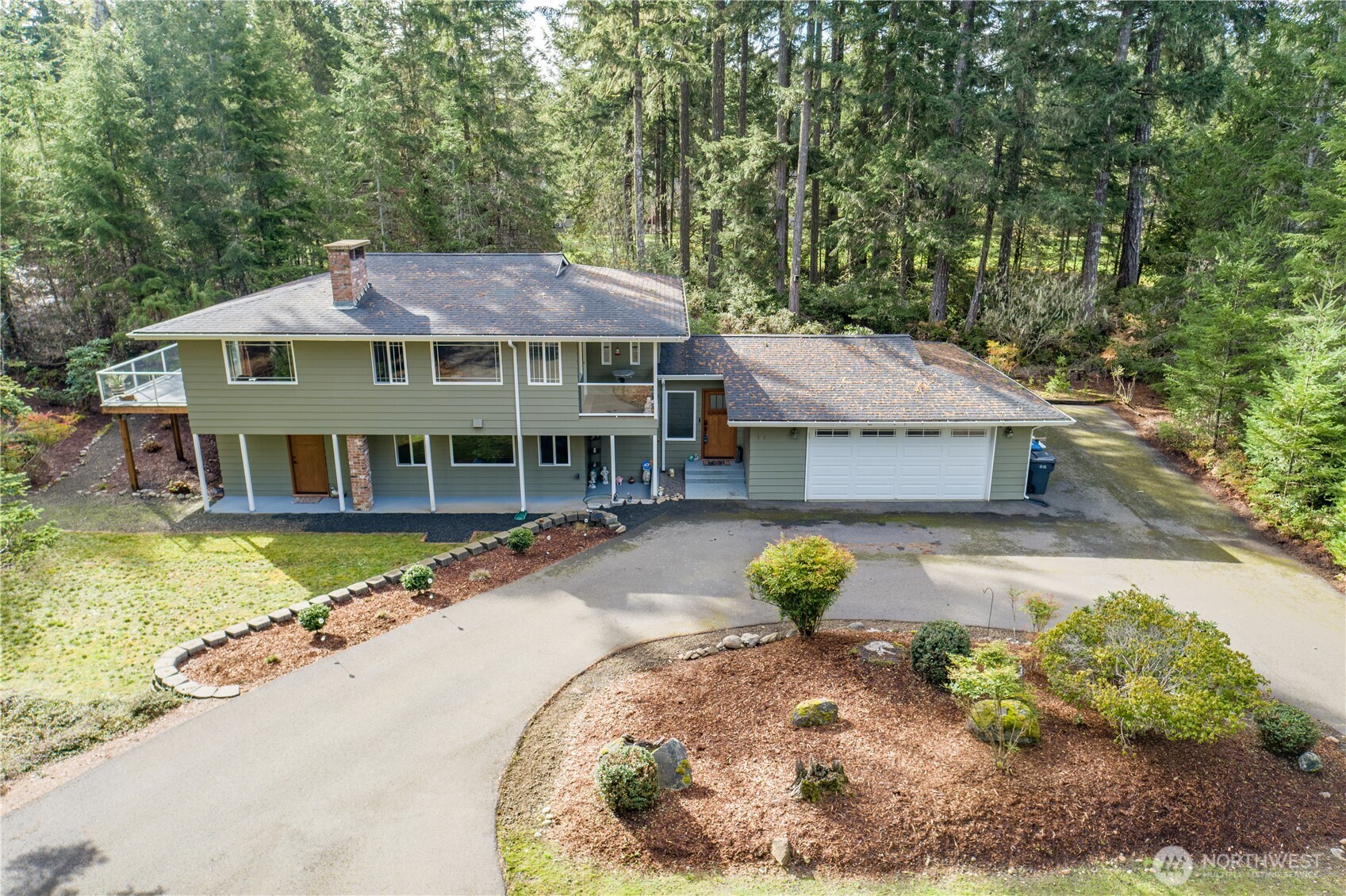 530 E Country Club Drive E