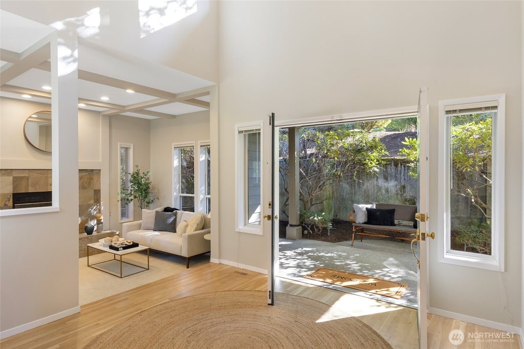 Photo of 4618 NE 89th Street, Seattle, WA 98115 (MLS # 2582687)