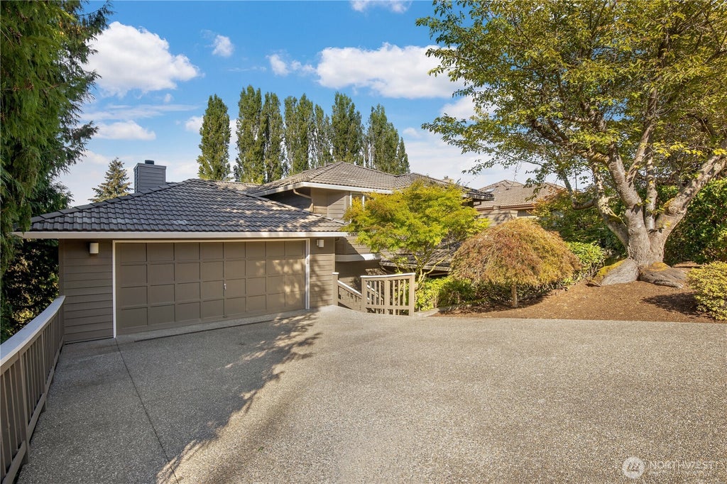 Photo of 4618 NE 89th Street, Seattle, WA 98115 (MLS # 2582687)