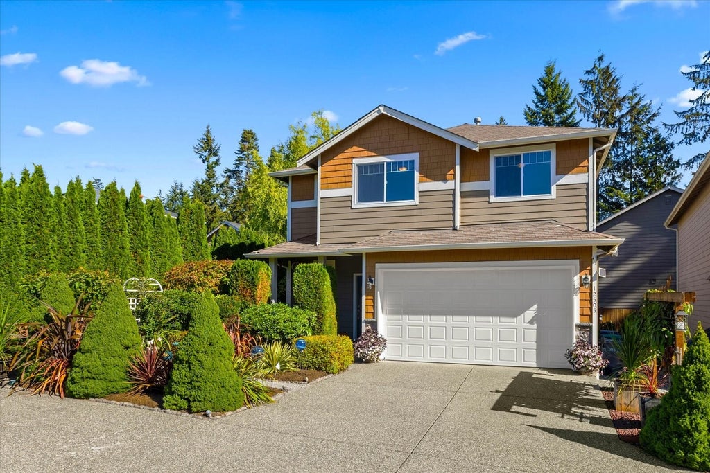 Photo of 12505 28th Avenue W, Everett, WA 98204 (MLS # 2597889)