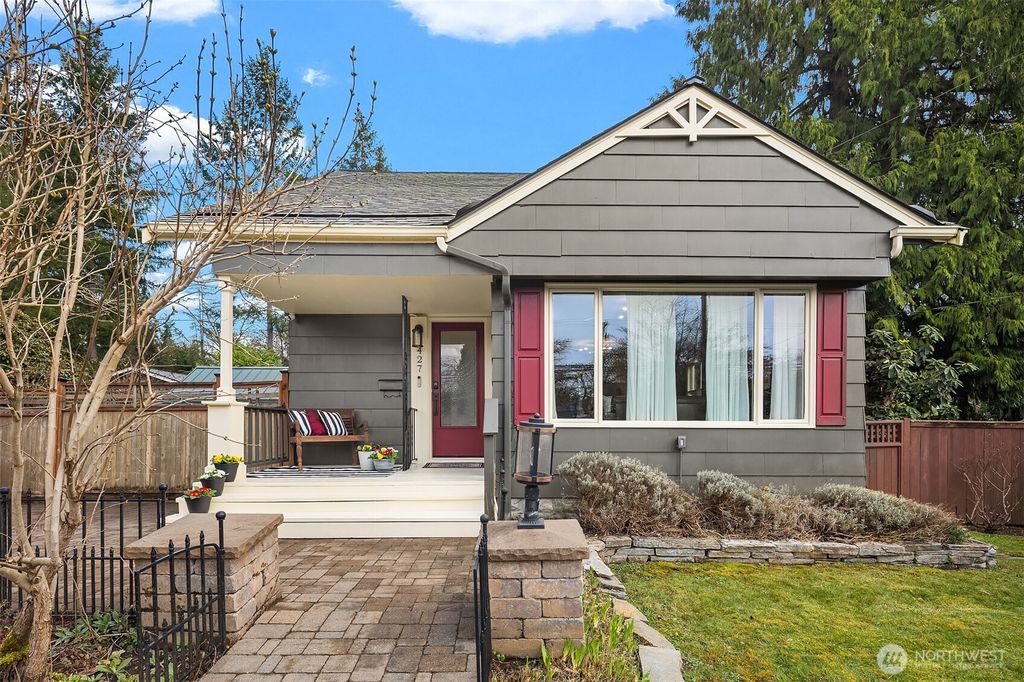 Photo of 427 S Lewis Street, Monroe, WA 98272 (MLS # 2324020)