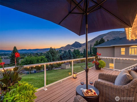 Photo of 507 Day Road, Wenatchee, WA 98801 (MLS # 2550559)