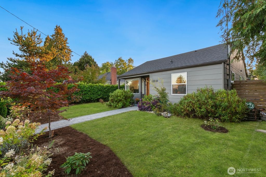 Photo of 10743 Fremont Avenue N, Seattle, WA 98133 (MLS # 2433957)