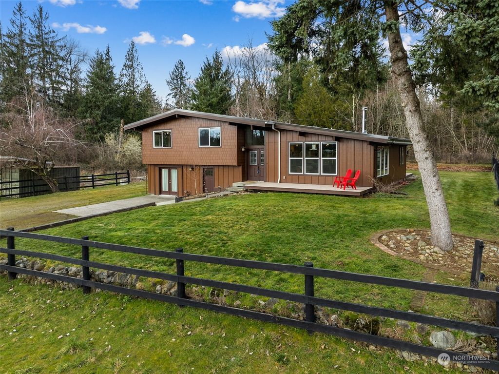 Photo of 37915 292nd Way SE, Enumclaw, WA 98022 (MLS # 2210477)