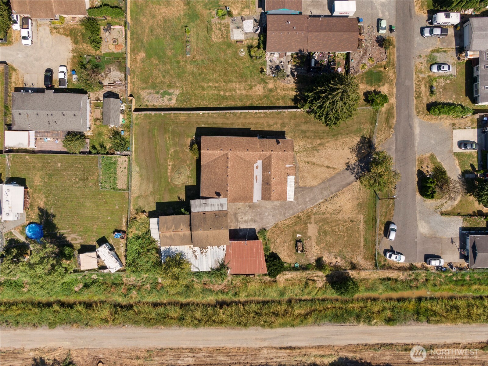 27 2nd Avenue N