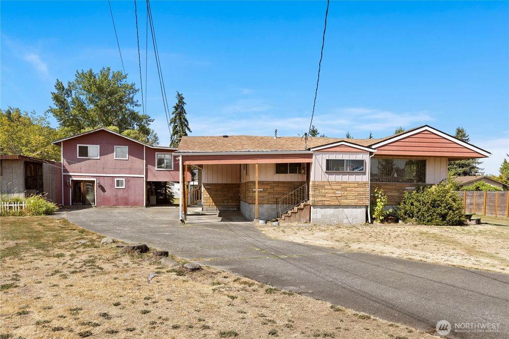 Photo of 27 2nd Avenue N, Algona, WA 98001 (MLS # 2411696)