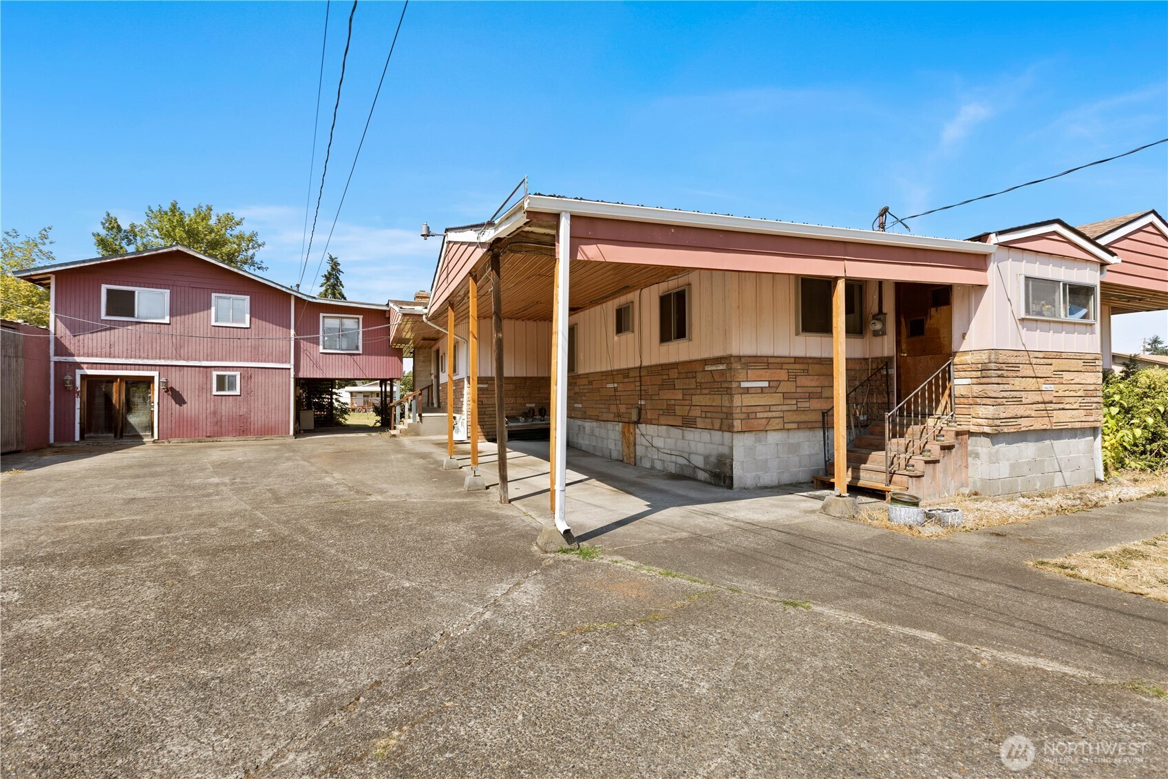 27 2nd Avenue N