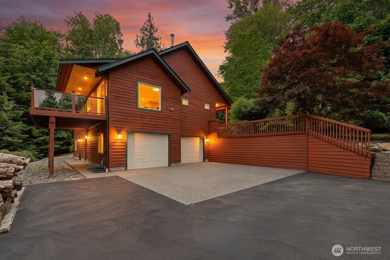 3145 Lakeshore Road