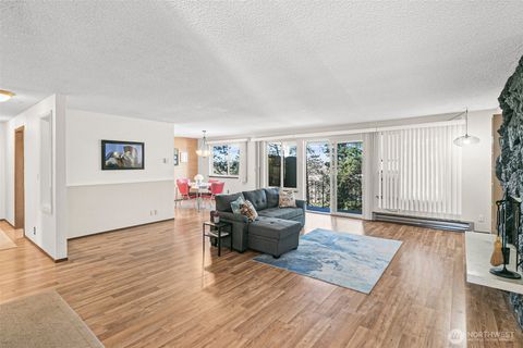 Photo of 2520 Cascade Place W #2520, University Place, WA 98466 (MLS # 2407977)