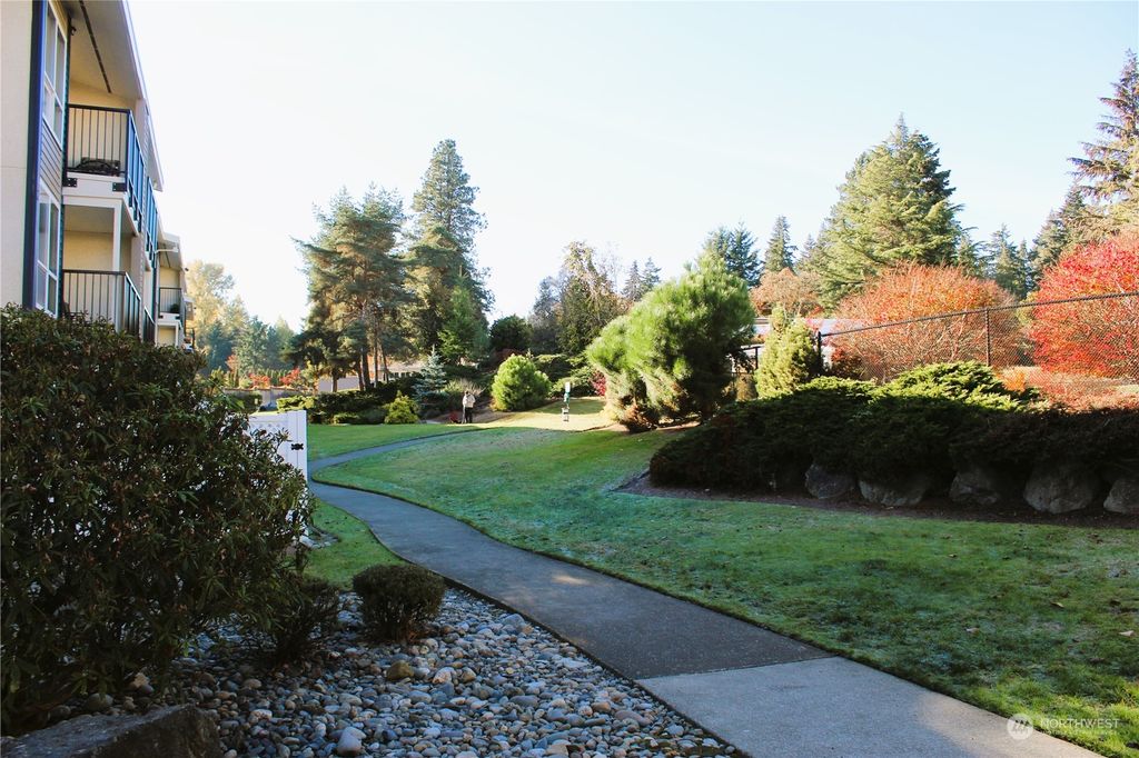 Photo of 12701 NE 9th Place #D305, Bellevue, WA 98005 (MLS # 2018761)