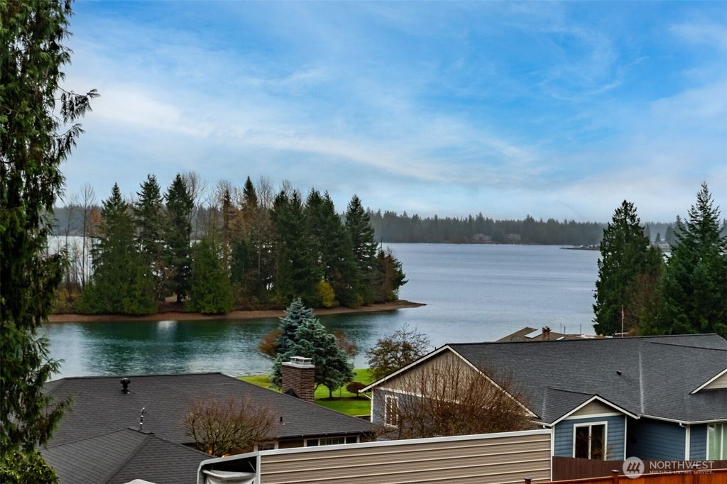 Photo of 4614 Lakeridge Drive E, Lake Tapps, WA 98391 (MLS # 2459156)