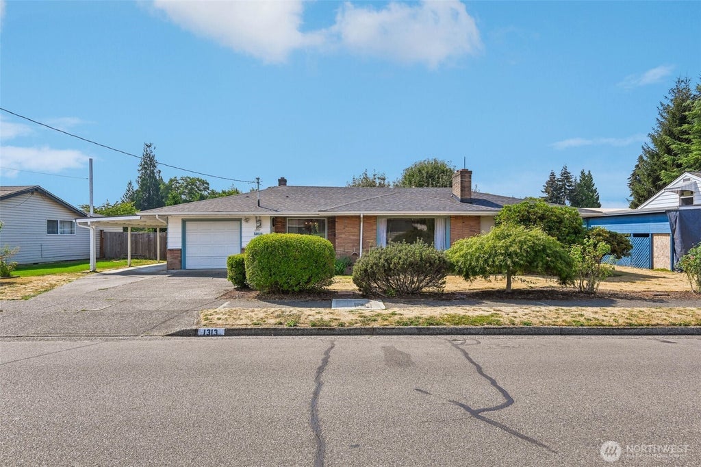 Photo of 1313 F Street SE, Auburn, WA 98002 (MLS # 2573902)