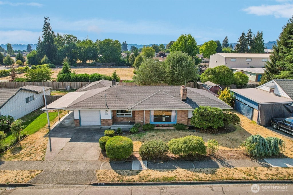 Photo of 1313 F Street SE, Auburn, WA 98002 (MLS # 2573902)