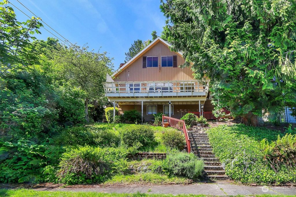 Photo of 9919 Arrowsmith Avenue S, Seattle, WA 98118 (MLS # 2244894)